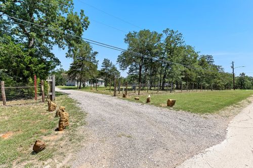 221 Lonesome Dove Dr, Cedar Creek, TX, 78612-4902 | Card Image
