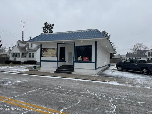 412414 Hopkins St, Defiance, OH, 43512-2227 | Card Image