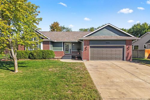 15818 E Woodcreek St, Wichita, KS, 67230-7676 | Card Image