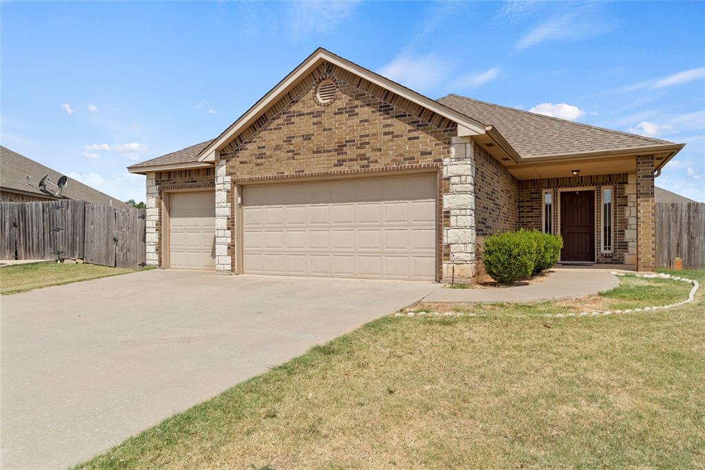 Bradley Ct, Lawton, OK 73505