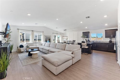 5323 Orange Grove Ave, Hemet, CA, 92544-4535 | Card Image