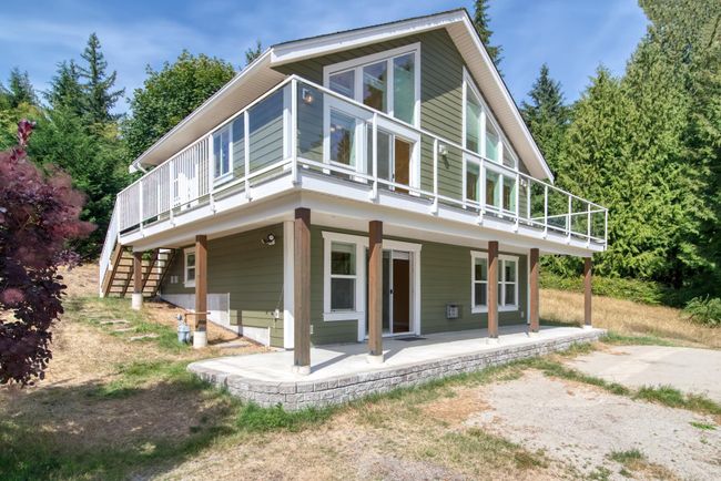 758 Highland Road, House other with 3 bedrooms, 2 bathrooms and 4 parking in Gibsons BC | Image 1