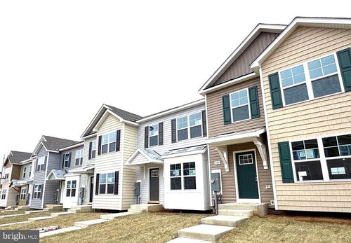 148 Olga Dr, MARTINSBURG, WV, 25403-1807 | Card Image