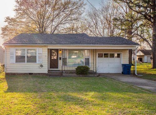 523 13th St, McAlester, OK, 74501-6015 | Card Image