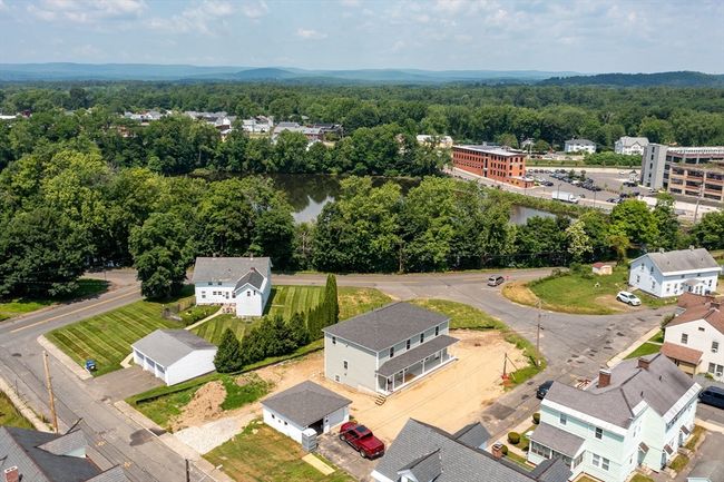 B - 12 Glen Cove Pl, Condo with 2 bedrooms, 2 bathrooms and 1 parking in Easthampton MA | Image 5