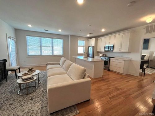 535-535 Marina Pointe Dr, East Rockaway, NY, 11518-2071 | Card Image