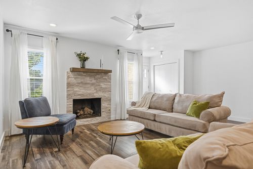 a-6406 Chimney Creek Cir, Austin, TX, 78723-3368 | Card Image