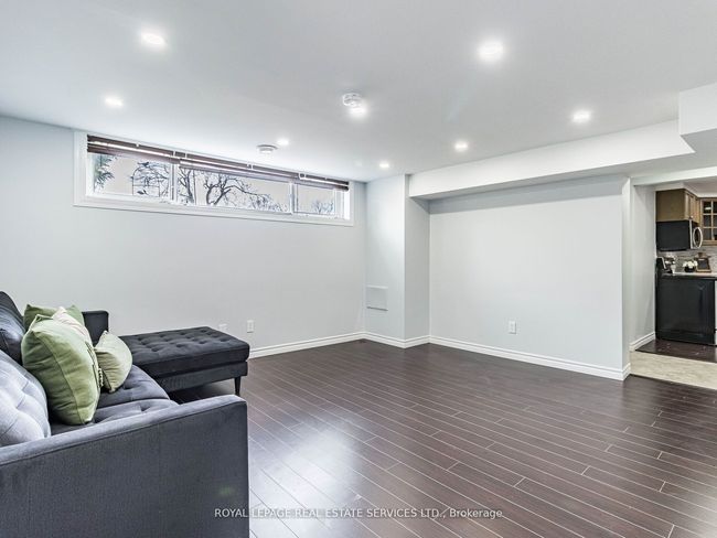231 Elizabeth St S, House other with 6 bedrooms, 5 bathrooms and 4 parking in Brampton ON | Image 26