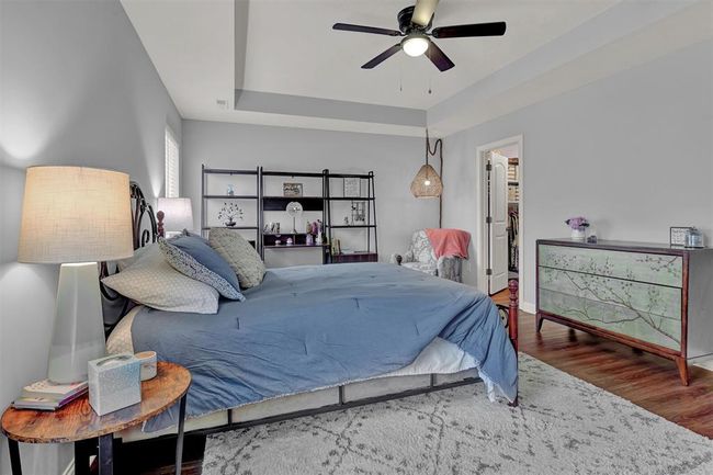 GREAT MASTER BEDROOM W/PLENTY OF ROOM FOR FURNITURE! | Image 19