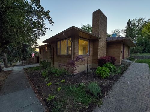 800 Pacific Ter, Klamath Falls, OR, 97601-2257 | Card Image