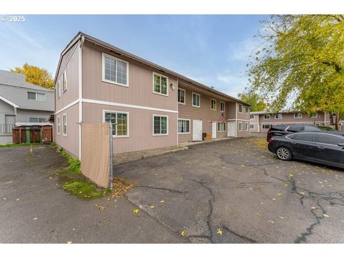 1215 W Main St, Medford, OR, 97501-2963 | Card Image