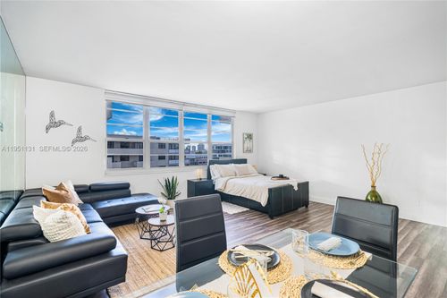 901-100 Lincoln Rd, Miami Beach, FL, 33139-2013 | Card Image