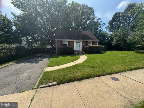 1111 Edmonston Dr, ROCKVILLE, MD, 20851-1613 | Card Image