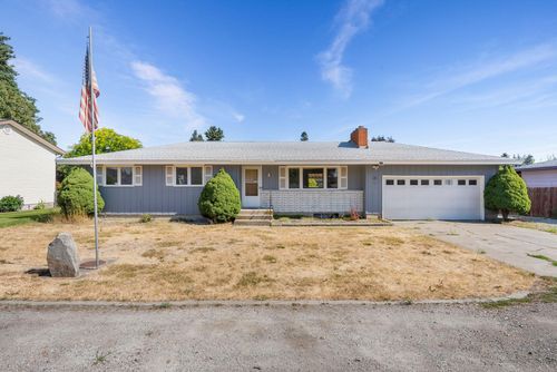 8319 E Liberty Ave, Millwood, WA, 99212-2040 | Card Image