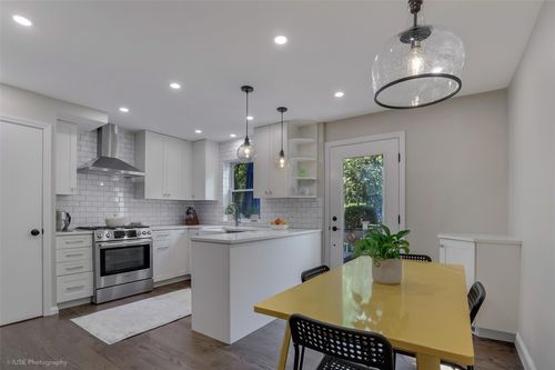 39 45th St, Sunnyside, NY, 11104-2104 | Card Image