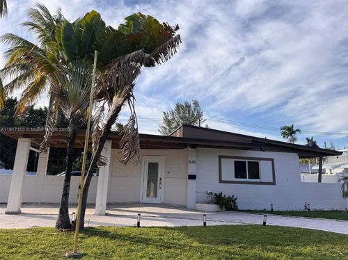 b-1540 Ne 118th St, Miami, FL, 33161-6916 | Card Image
