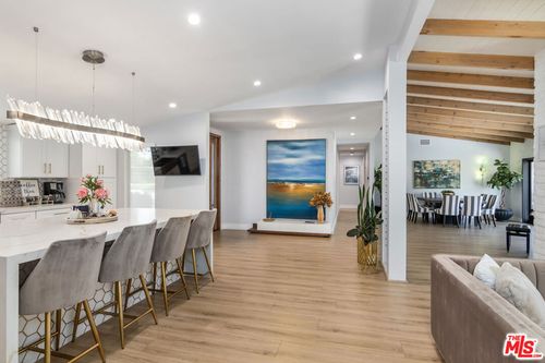 4821 Heaven Ave, Woodland Hills, CA, 91364-3729 | Card Image