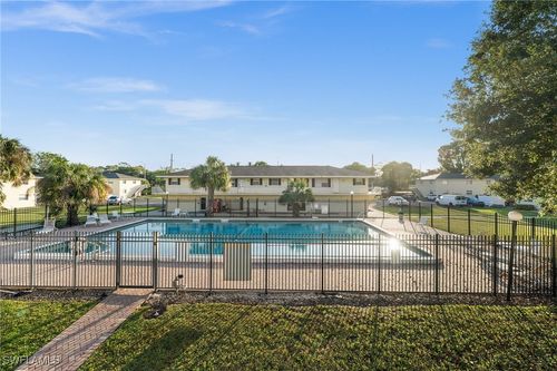 apt-j8-3325 Airport Rd N, NAPLES, FL, 34105-2836 | Card Image