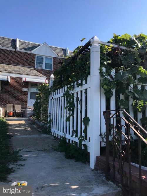 2169 Knorr St, PHILADELPHIA, PA, 19149-2307 | Card Image