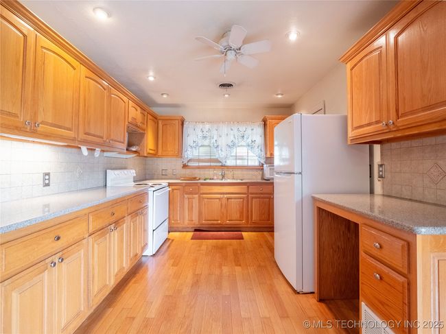 1412 S 9 Th St, House other with 3 bedrooms, 2 bathrooms and null parking in McAlester OK | Image 14