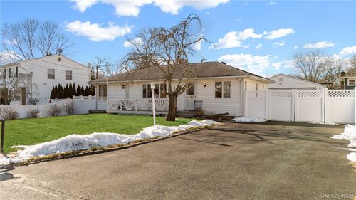 46 Creighton Ave, Ronkonkoma, NY, 11779-4448 | Card Image