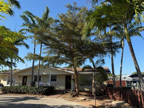 2561 Old Donald Ross Rd, Palm Beach Gardens, FL, 33410-1109 | Card Image