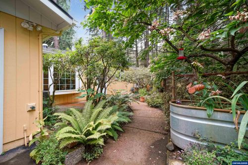 7877 Pine Tree Ln Se, Turner, OR, 97392-9773 | Card Image