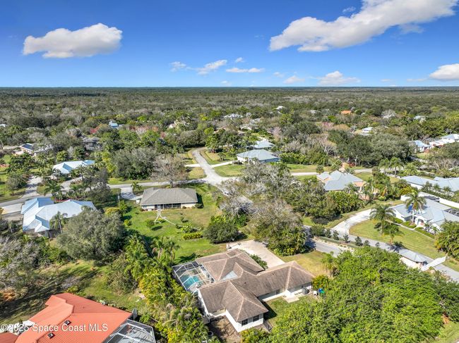 603 Cross Creek Dr, House other with 4 bedrooms, 2 bathrooms and null parking in Sebastian FL | Image 4