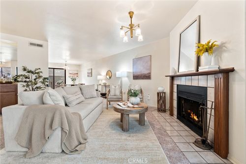 12-2601 E 19th St, Signal Hill, CA, 90755-1159 | Card Image