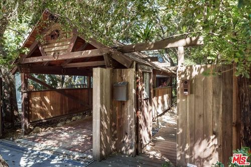 2056 Oakstone Way, Los Angeles, CA, 90046-1822 | Card Image