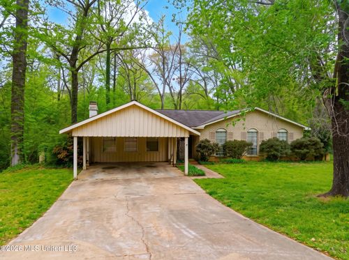 511 Kings Row, Yazoo City, MS, 39194-9035 | Card Image