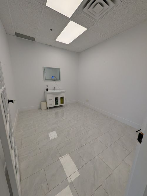 1-333 Boul St-Martin O, Laval, QC, H7M1Y7 | Card Image