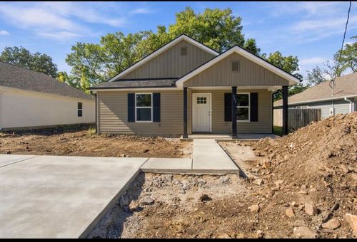 806 N Walker Street, Webb City, MO, 64870 | Card Image