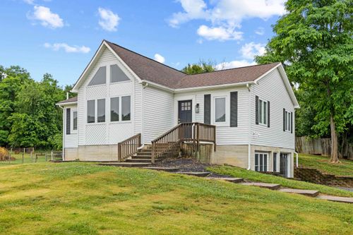 2425 Old Greenville Rd, STAUNTON, VA, 24401-9653 | Card Image