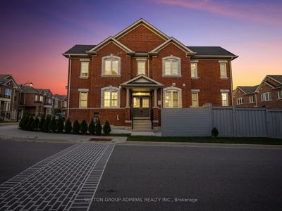 1 Harcourt St, Home with 4 bedrooms, 3 bathrooms and 3 parking in Vaughan ON | Image 2