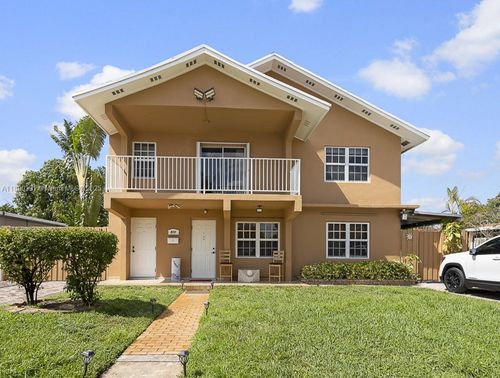 911 E 14th Pl, Hialeah, FL, 33010-3341 | Card Image