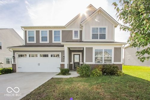 9575 Crossfield Rd, Avon, IN, 46123-5586 | Card Image
