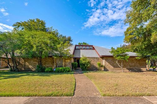 12317 Cross Creek Dr, Dallas, TX, 75243-4605 | Card Image