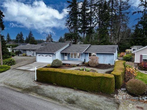 242 Edinburgh Drive, Camano Island, WA, 98282 | Card Image