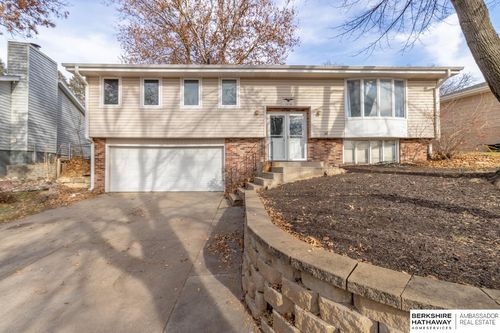 1216 Starview Ln, Lincoln, NE, 68512-1156 | Card Image
