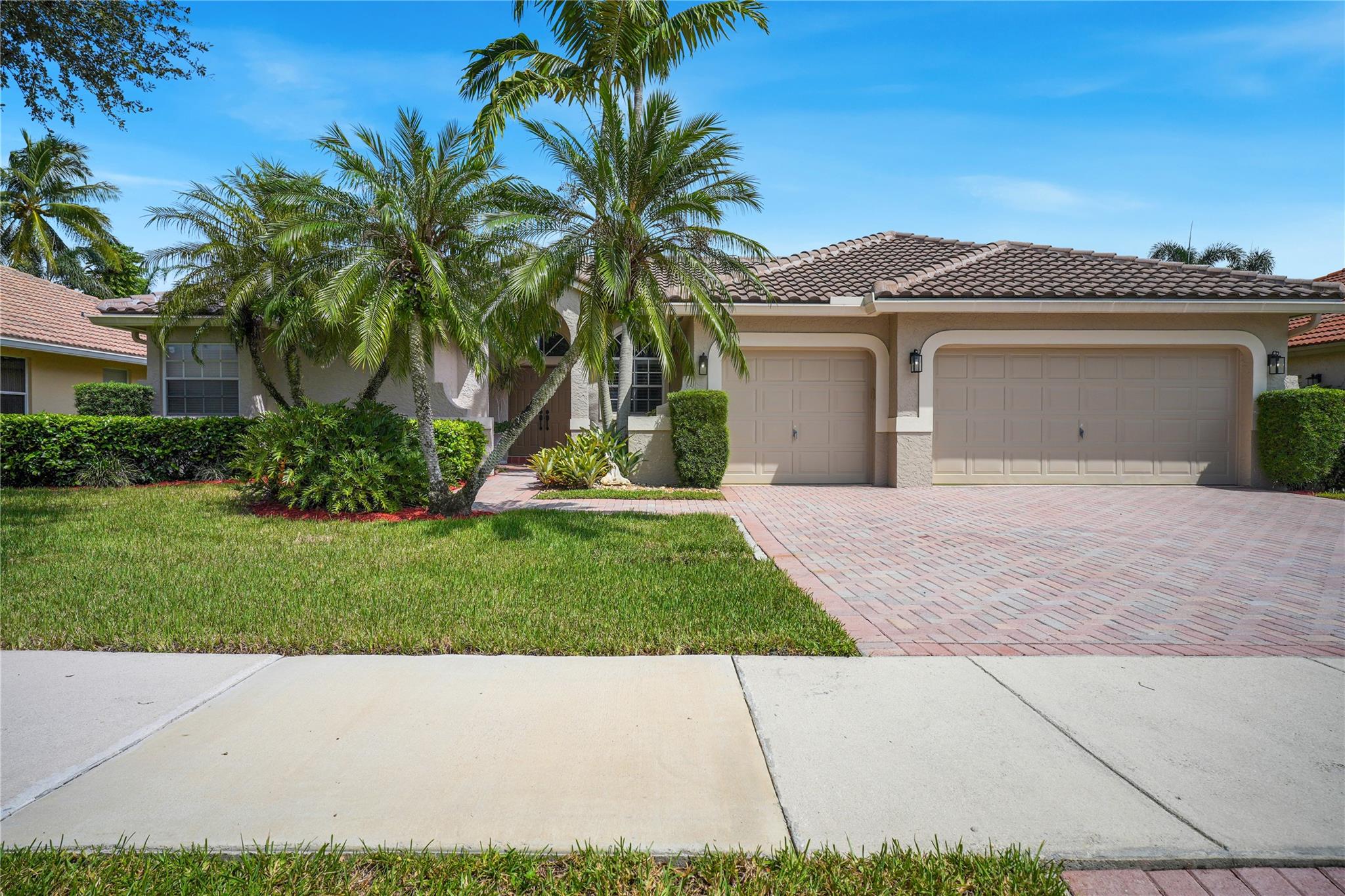 Abiaca Cir, Davie, FL 33328