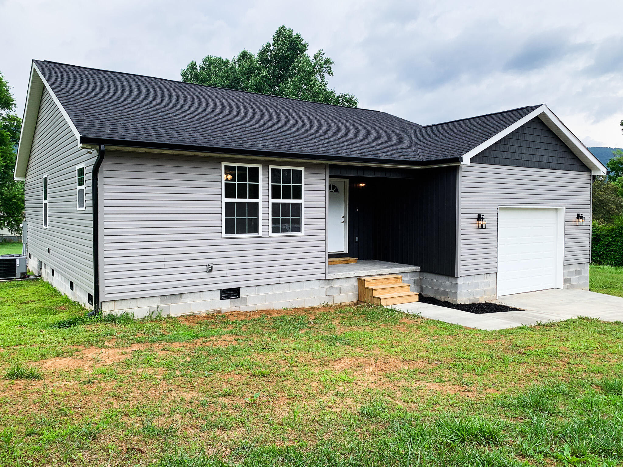 Palm St, Whitwell, TN 37397