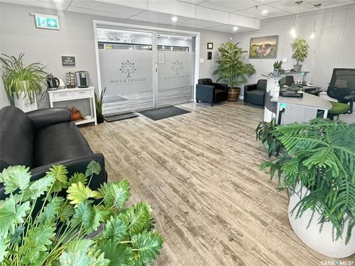 1-244 1st Ave Ne, Swift Current, SK, S9H2B4 | Card Image