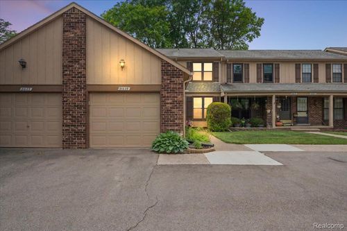 139-31609 Green Meadow Ln, Warren, MI, 48093-5590 | Card Image