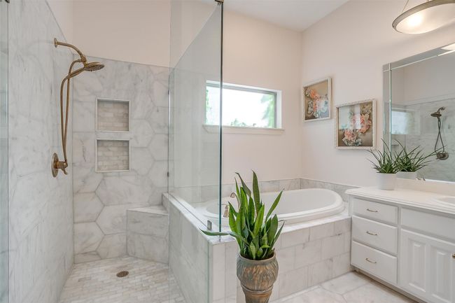 512 N Parkridge Dr, House other with 4 bedrooms, 3 bathrooms and null parking in Mansfield TX | Image 22