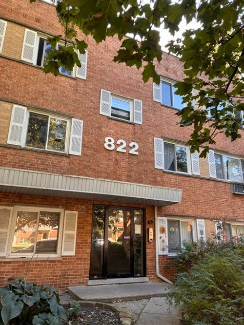 1a-822 Seward St, Evanston, IL, 60202-2829 | Card Image