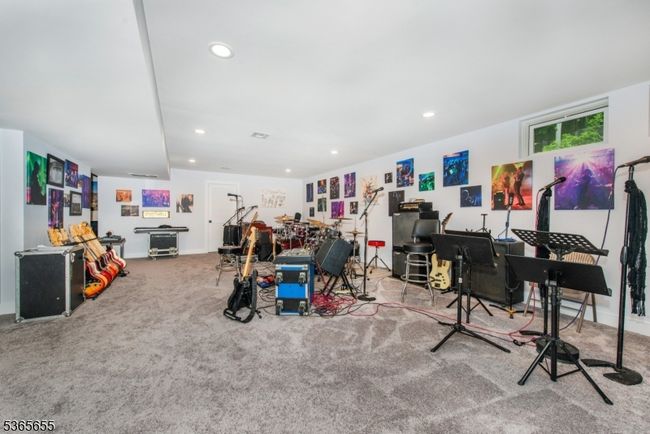 93 Morristown Rd, House other with 6 bedrooms, 4 bathrooms and null parking in Gillette NJ | Image 32