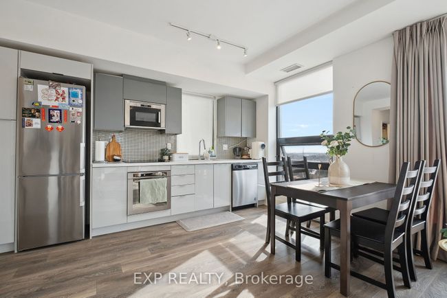 409 - 2916 Highway 7 Highway, Condo with 2 bedrooms, 2 bathrooms and 1 parking in Vaughan ON | Image 7