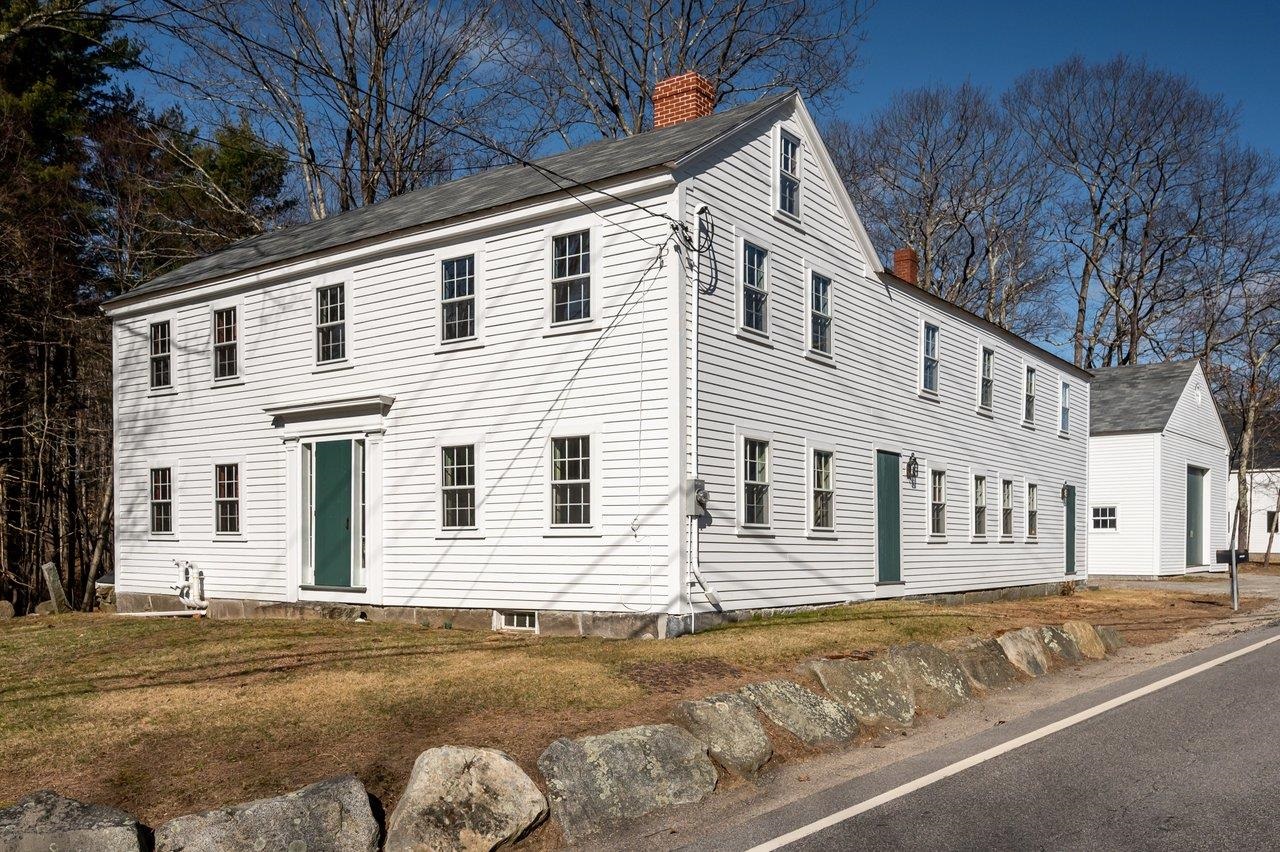 Amesbury Rd, Kensington, NH 03833