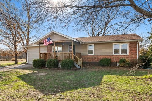 15411 E James Rd, Nevada, MO, 64772-8127 | Card Image